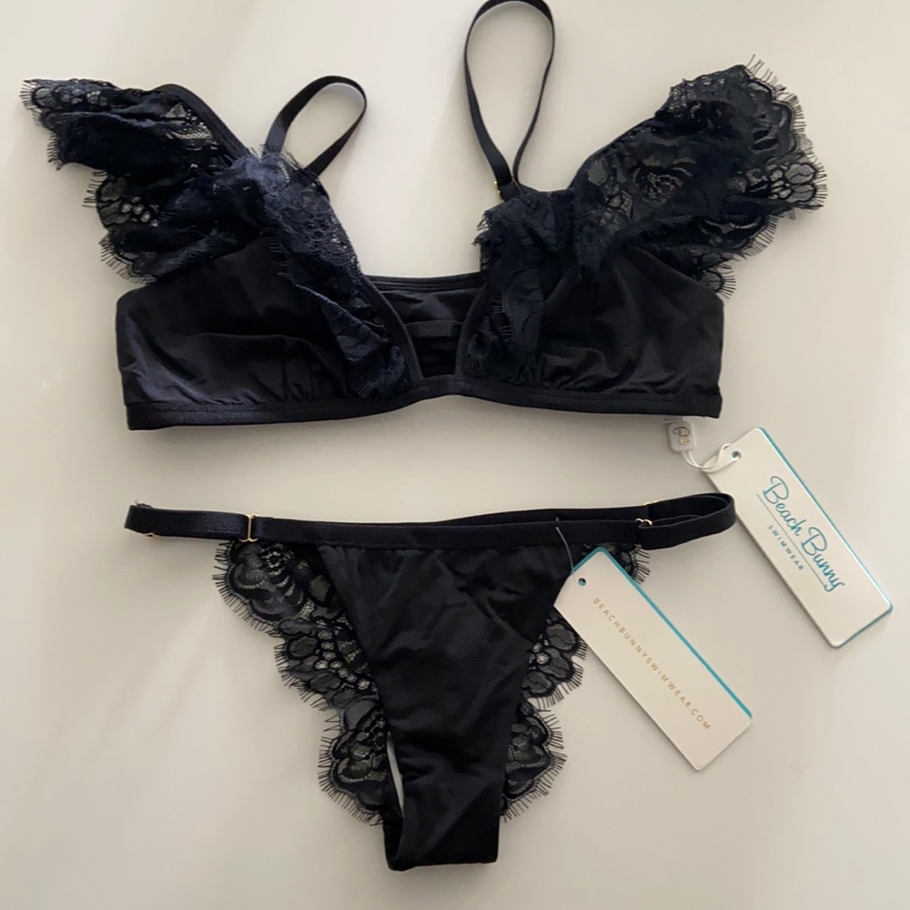 Beach Bunny Bikini NWT Small